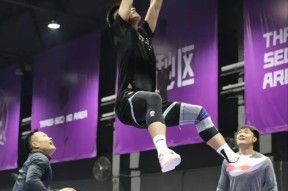 关于清晨体能课后；广东宏远复出首秀备战NBA季后赛；态度坚定；球队文化再被提及的信息-MK体育app