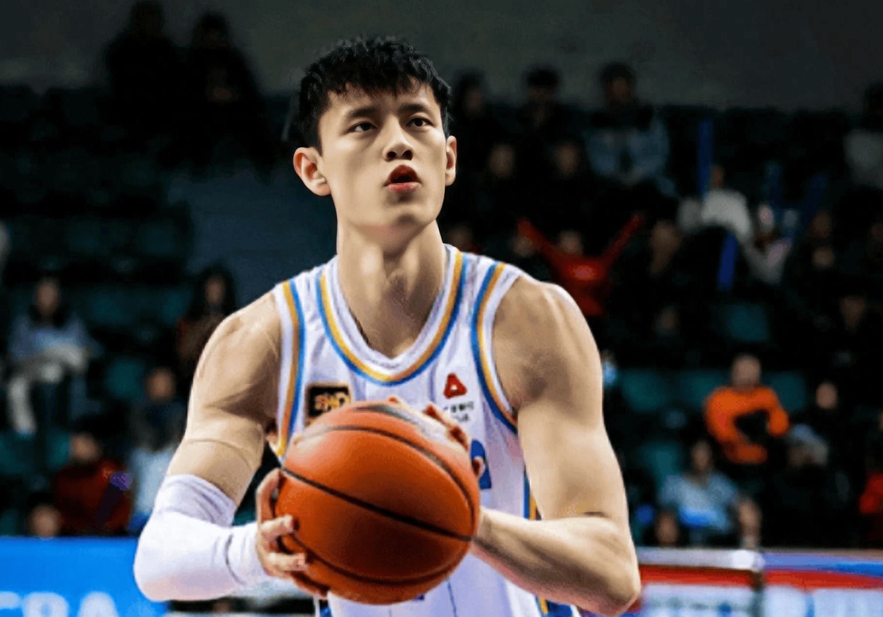 关于清晨体能课后；广东宏远复出首秀备战NBA季后赛；态度坚定；球队文化再被提及的信息